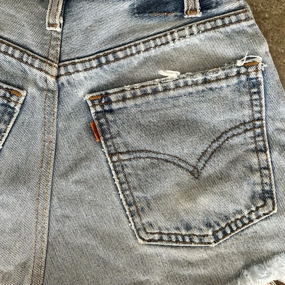 Levi's Light Wash Distressed High-Waist Jean Shorts - Picture 2 of 4